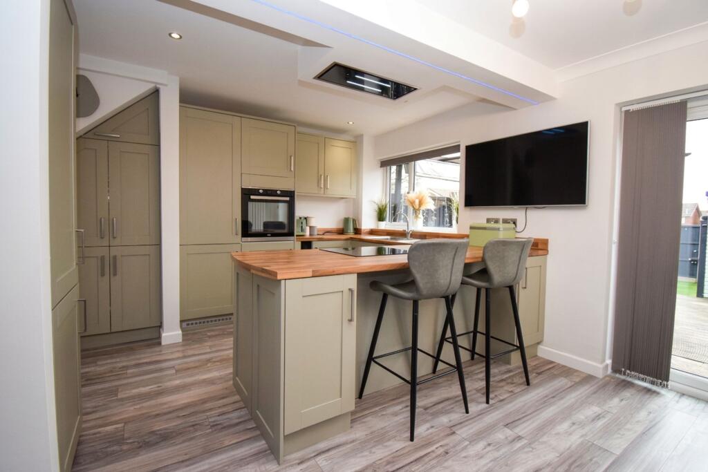 Cranbourne Park, Hedge End, SO30 photo 5