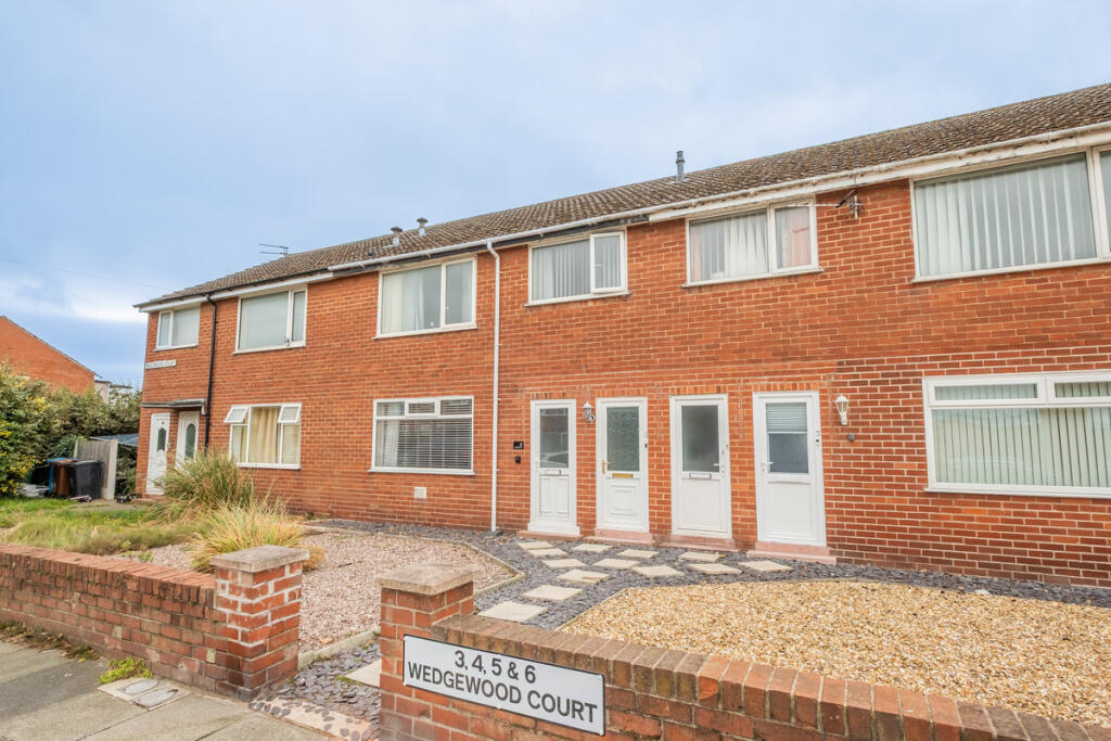 2-bed flat on Shepherd Road, Lytham St. Annes, FY8, £90,000
