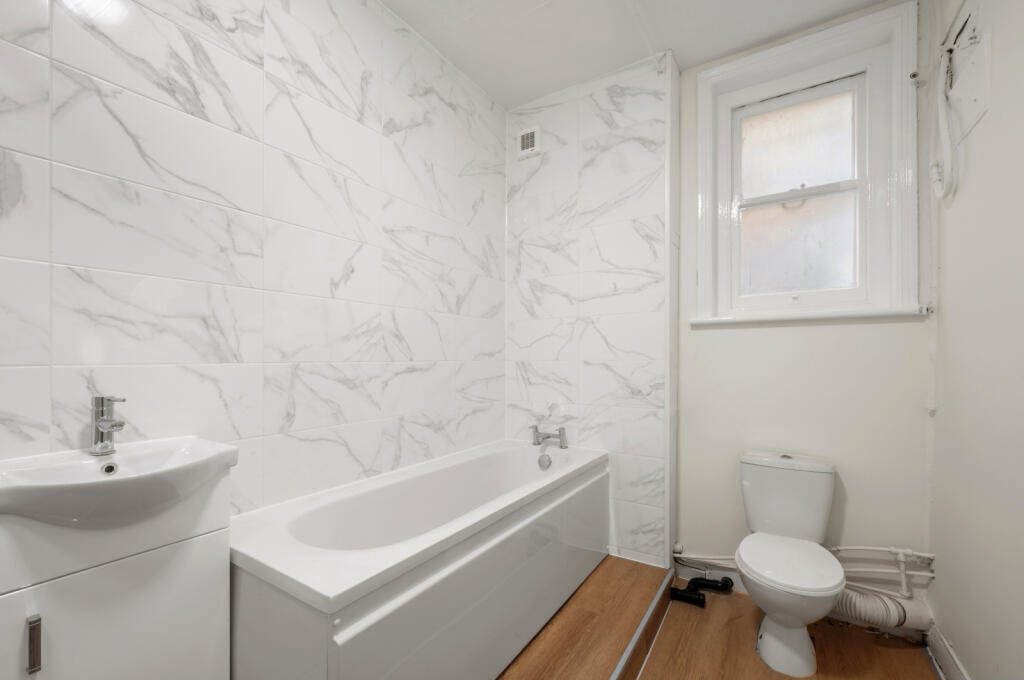 Apartment in Twickenham - View 4