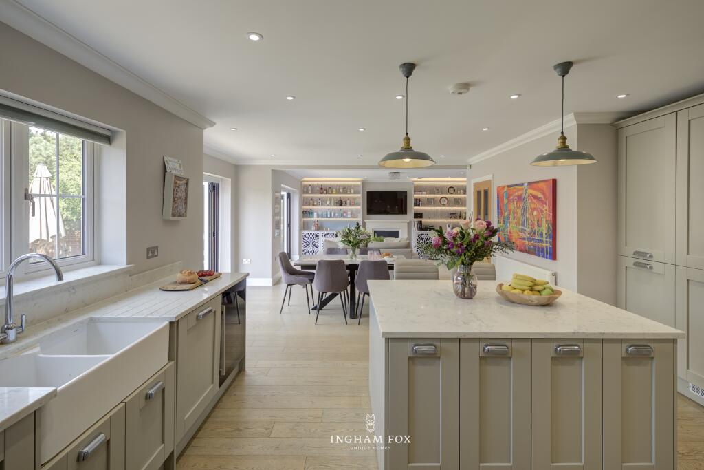 3, King William Court, Hartley Wintney,  Hampshire photo 4