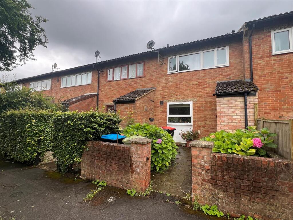 Main image of property: Sandy Close, Great Linford, Milton Keynes, MK14 5EE