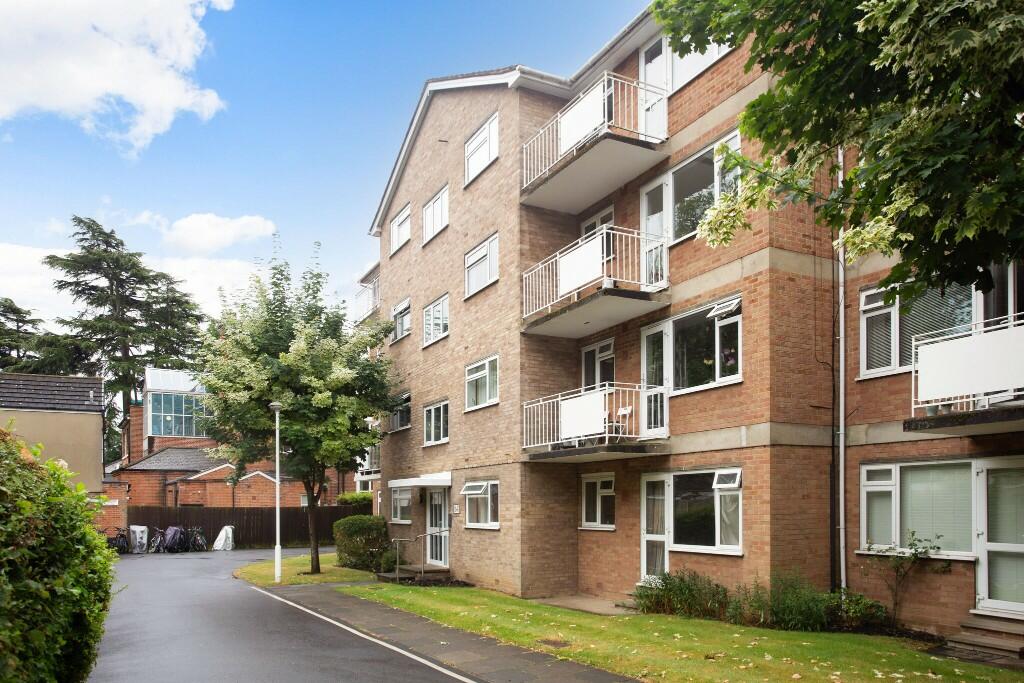 Main image of property: Elton Close, Hampton Wick, Kingston upon Thames KT1 