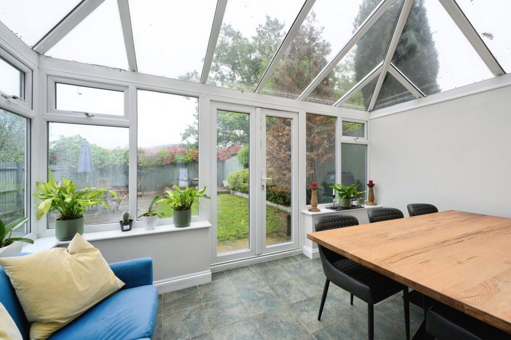 House in Reigate and Banstead, Surrey - View 4