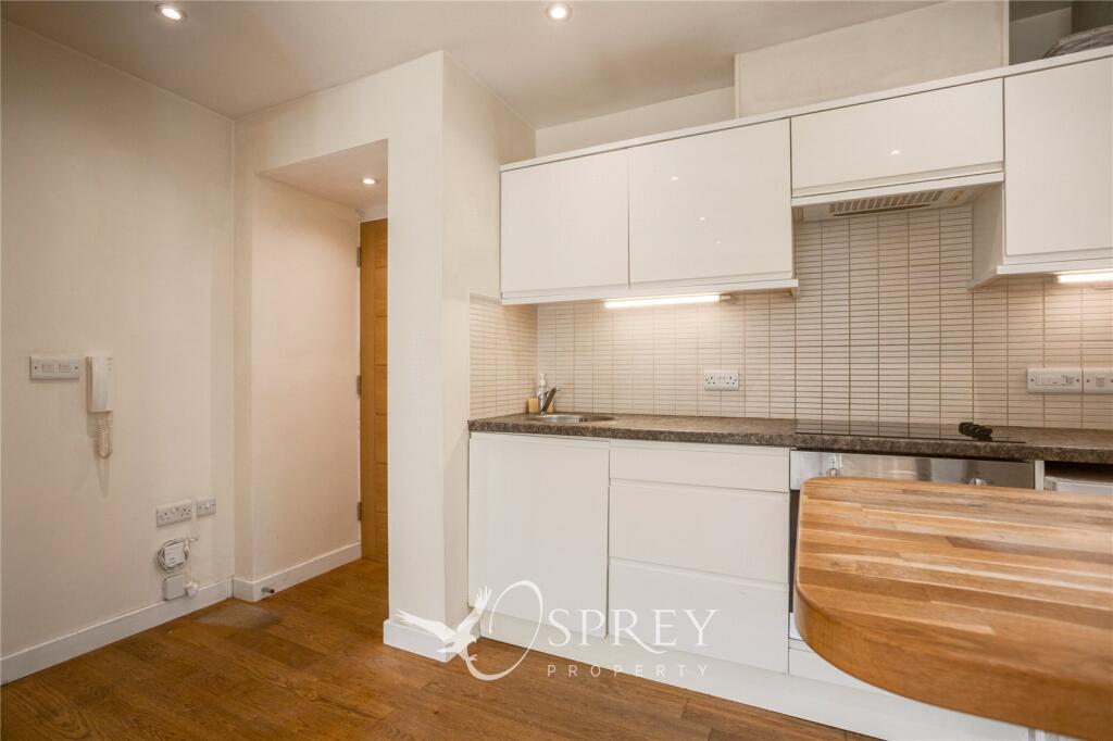 Apartment in Leeds, West Yorkshire - View 4