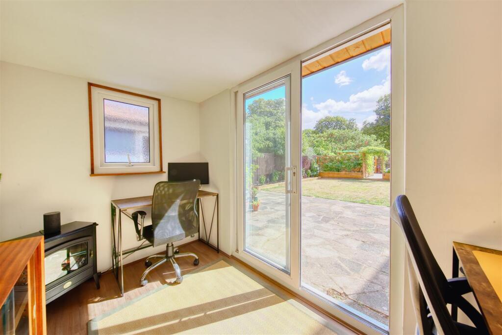 Apartment in London - View 5