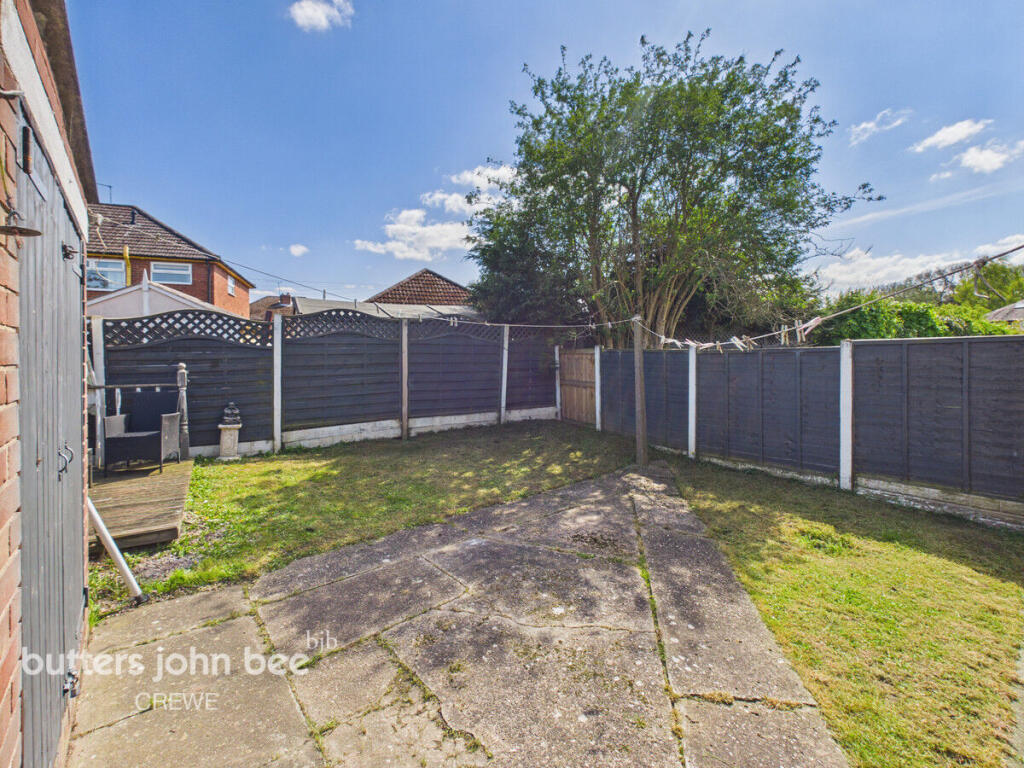 Woodford Close, Crewe photo 4