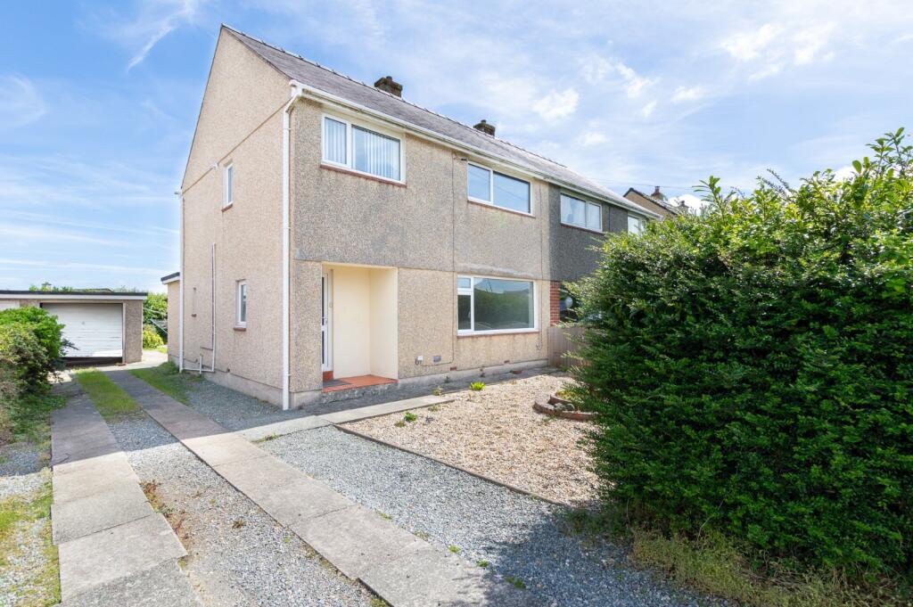 Main image of property: Maes Mawr, Penrhosgarnedd, Bangor, LL57