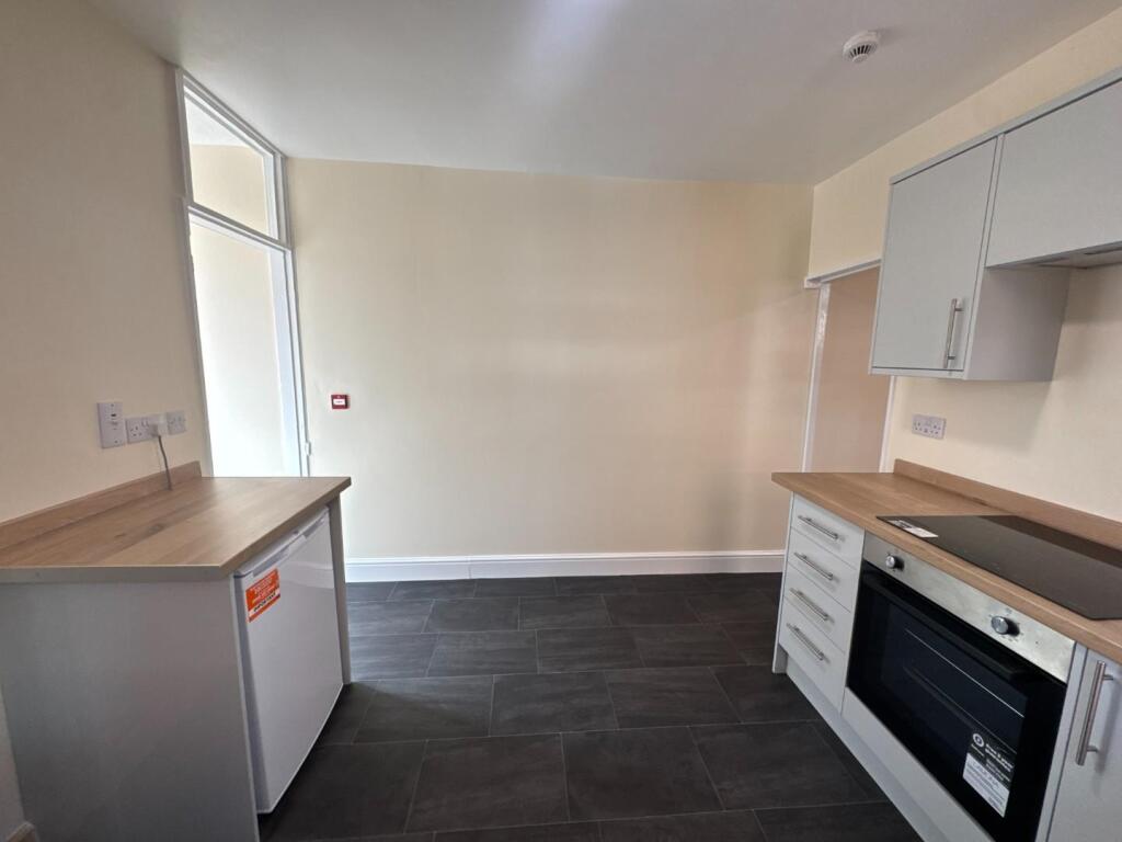 Apartment in Rugby, New Bilton - View 4