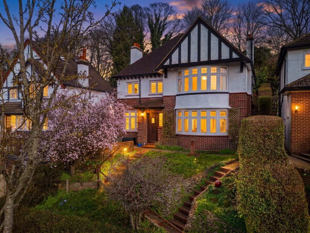 Main image of property: Cliff End, Purley, CR8