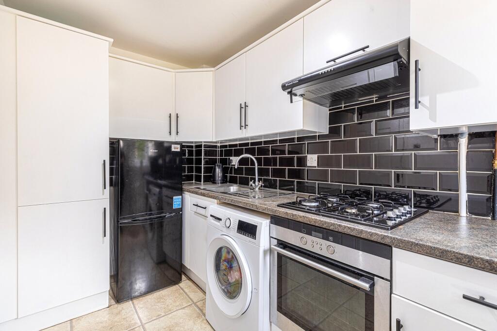 House in Glasgow, East Renfrewshire - More