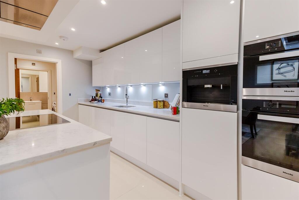 Apartment in London - View 5