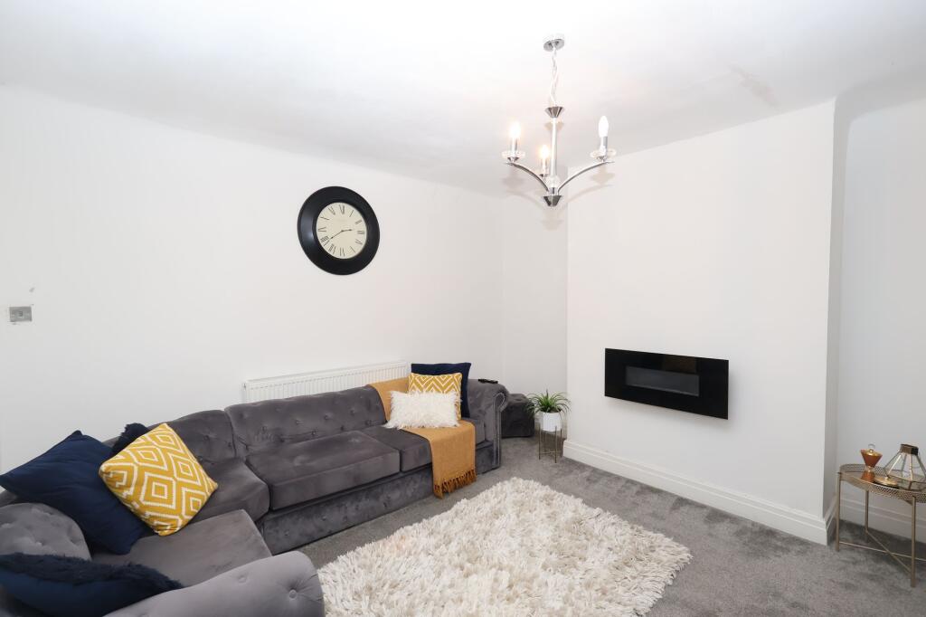 Gorse Avenue, Stretford, M32 photo 4