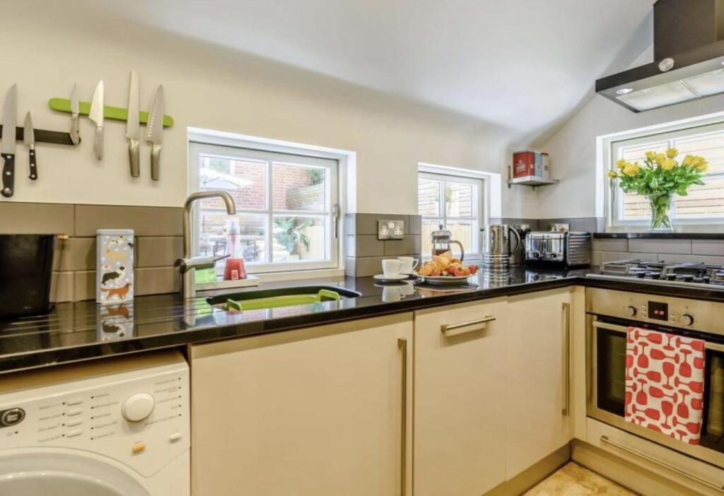 House in Tonbridge - View 4