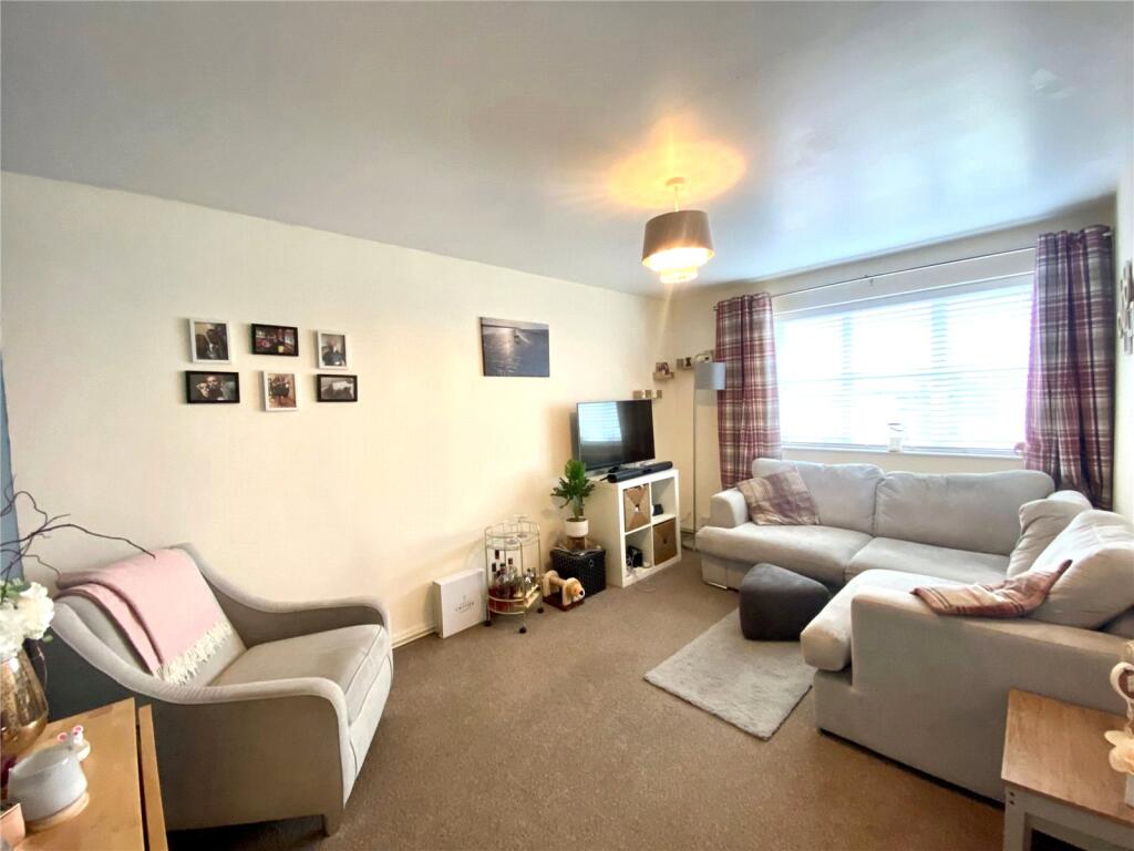 Apartment in Stockport, Greater Manchester - View 2