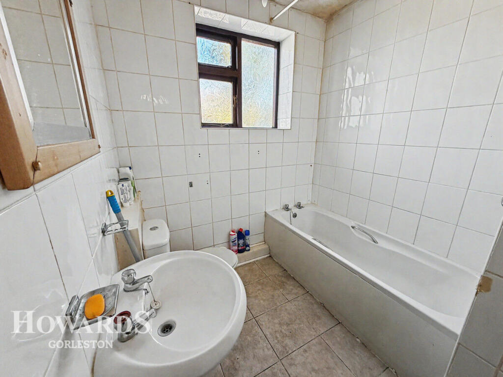New College Close, Great Yarmouth photo 4
