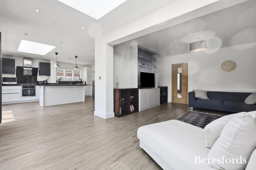 Tennyson Road, Hutton, CM13 - View 5