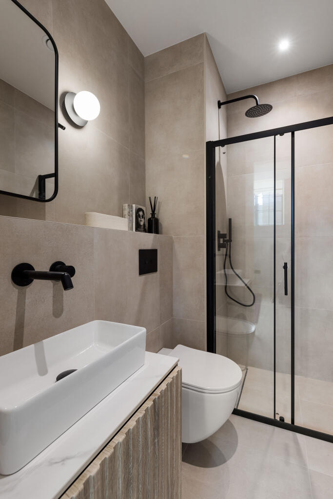 Apartment in London - View 5