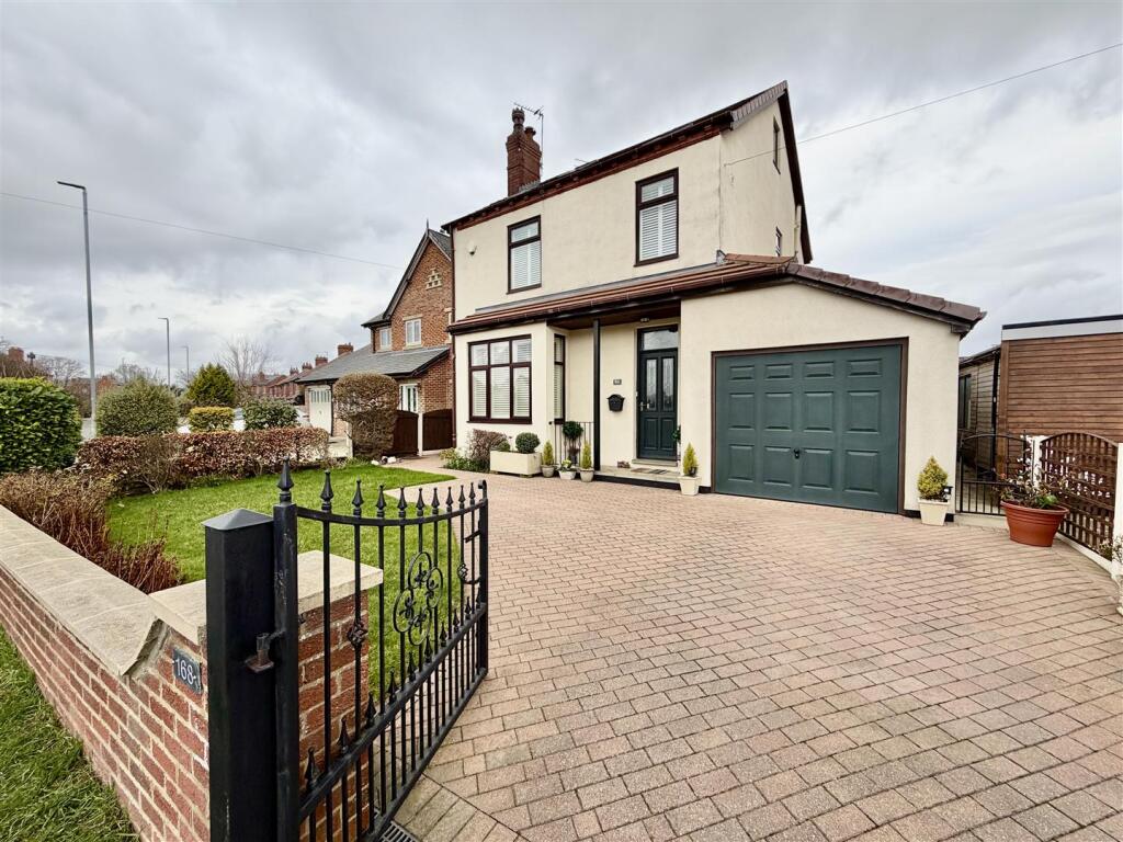 Main image of property: Leeds Road, Kippax, Leeds