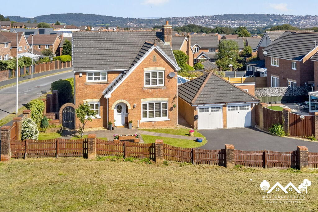 Main image of property: Thorneylea, Fernhurst, Blackburn, BB2 4UQ