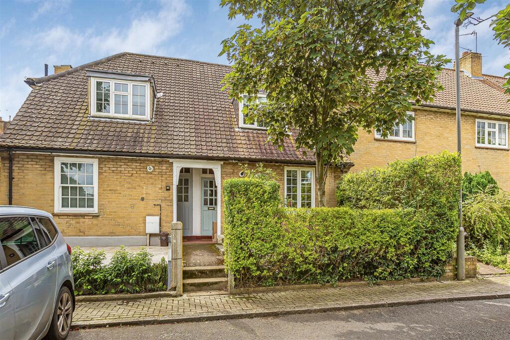 Main image of property: Henty Walk, Putney, SW15