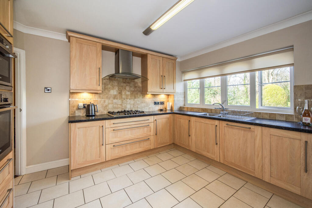 Crofton Way, Warsash, Southampton photo 4