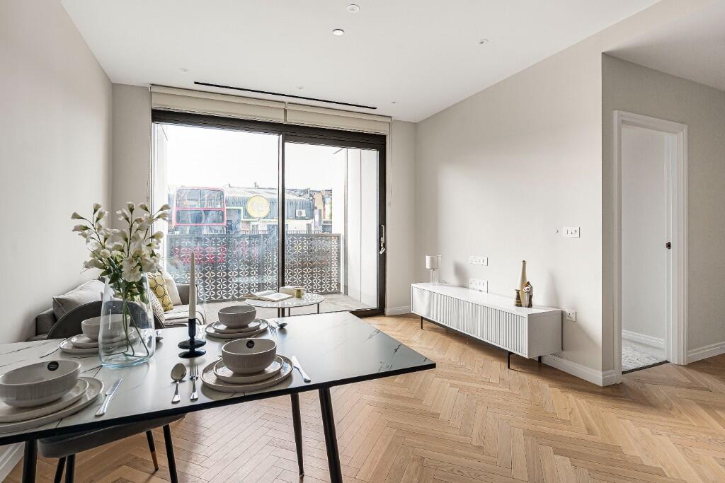 1-bed flat on Michael Road, London, SW6, £720,000