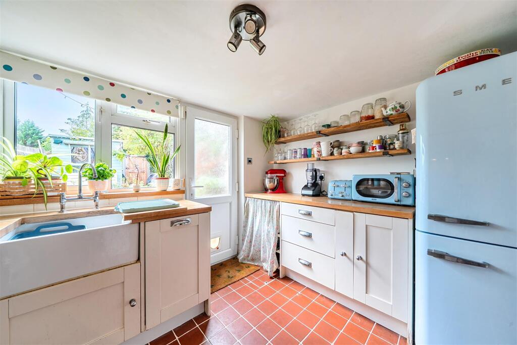 House in Bromley - View 5