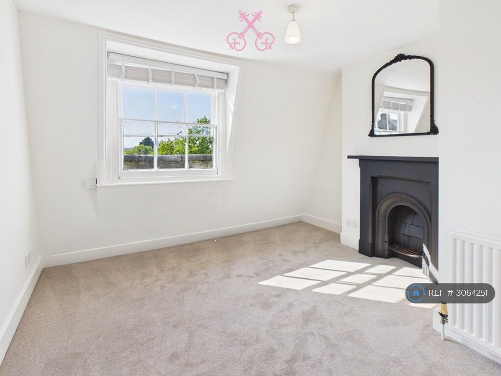 Apartment in Gloucester - More