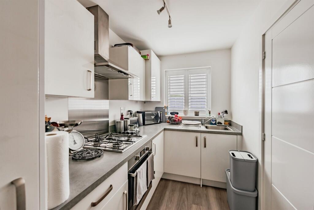 House in Horsham, Colgate - View 5