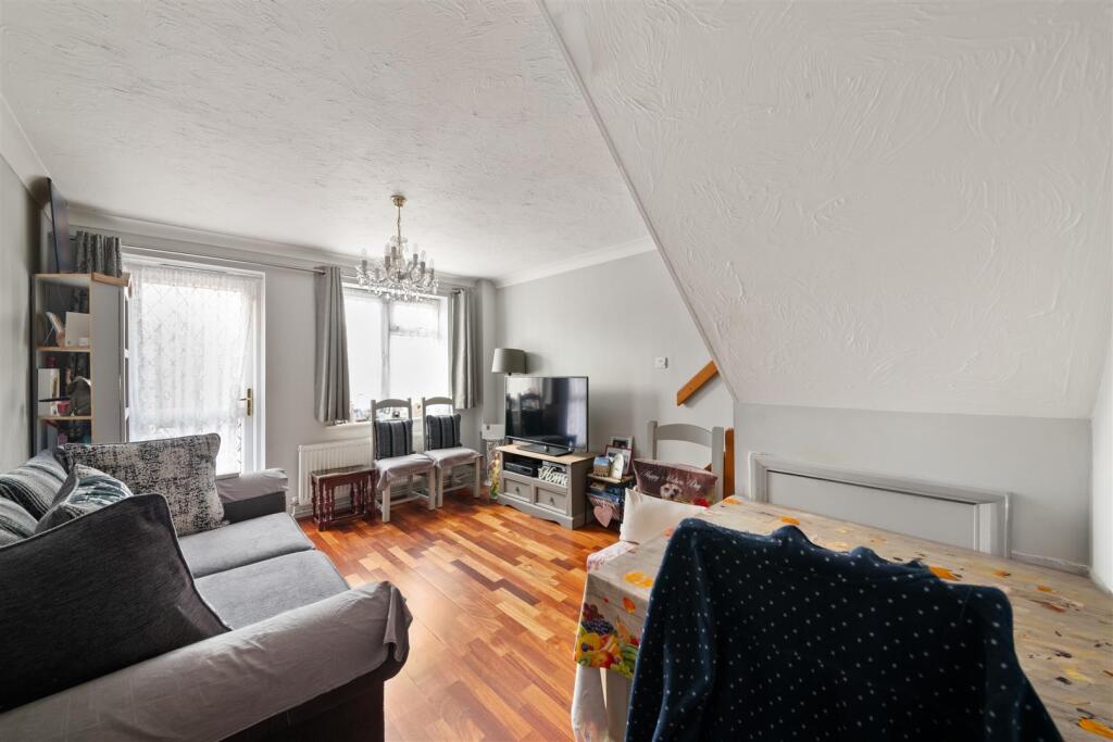 House in Southall - View 5