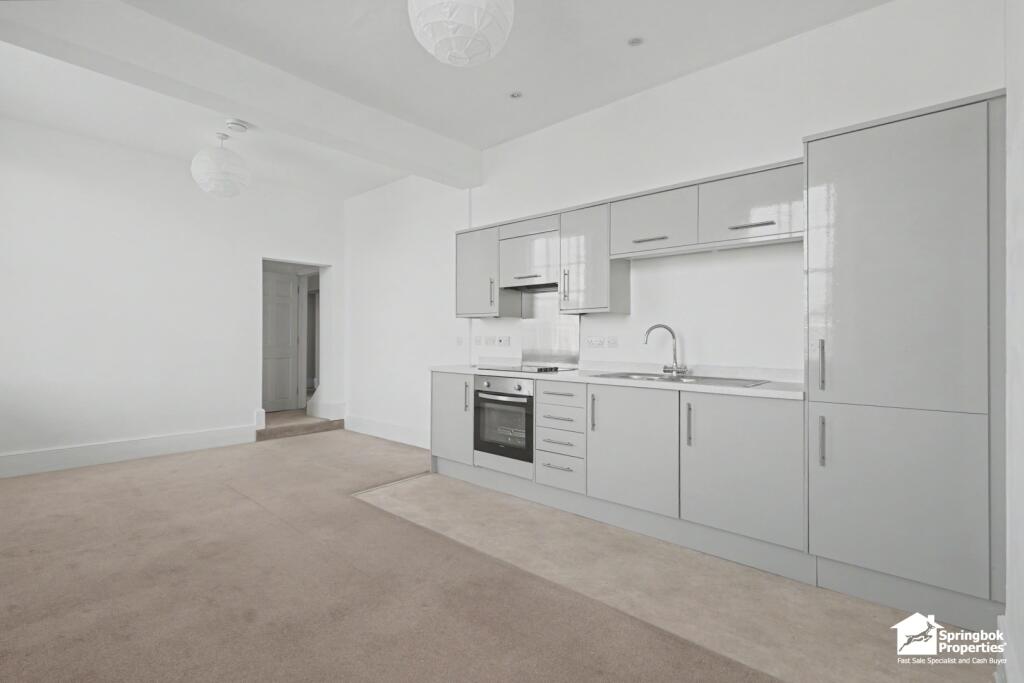 Apartment in Gloucester - View 4
