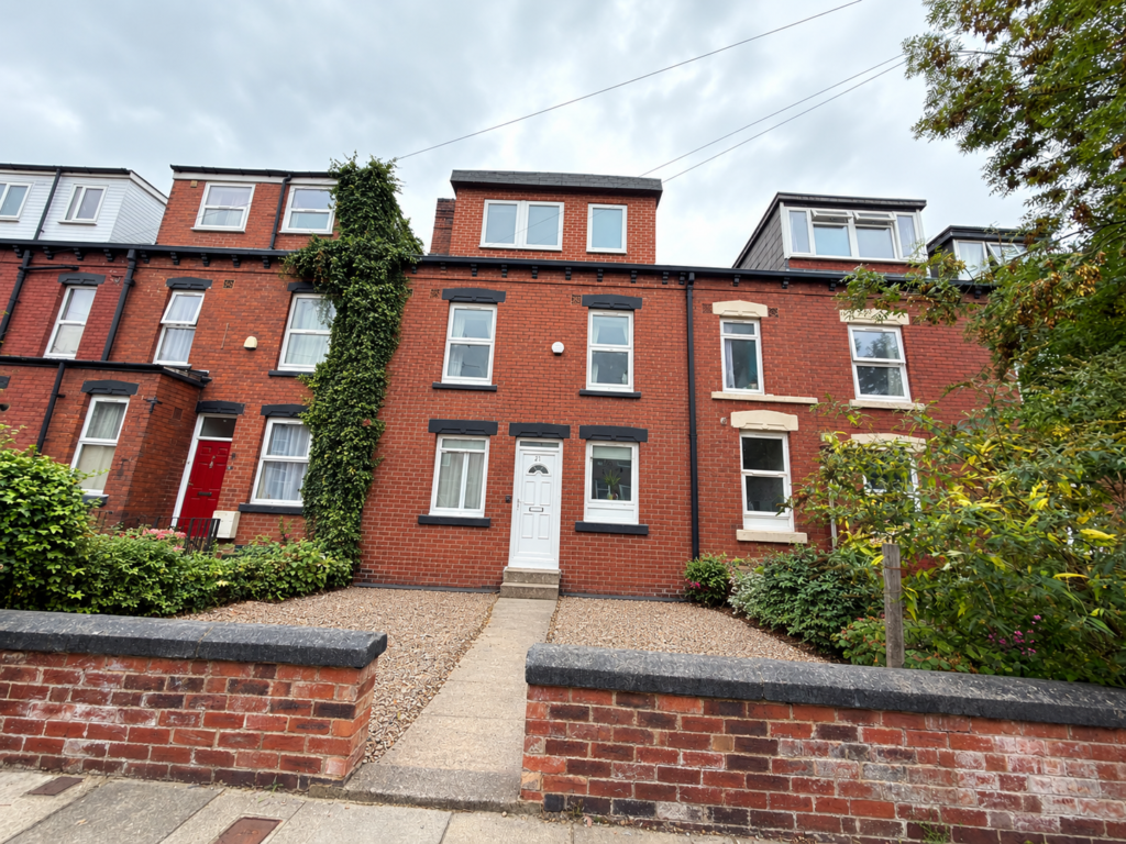 Room 1, Royal Park Avenue, Hyde Park, Leeds, LS6 1EZ