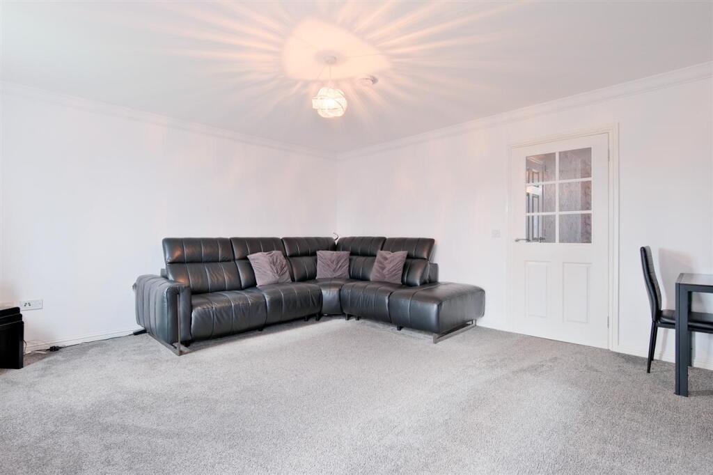 House in Motherwell, South Lanarkshire - View 5