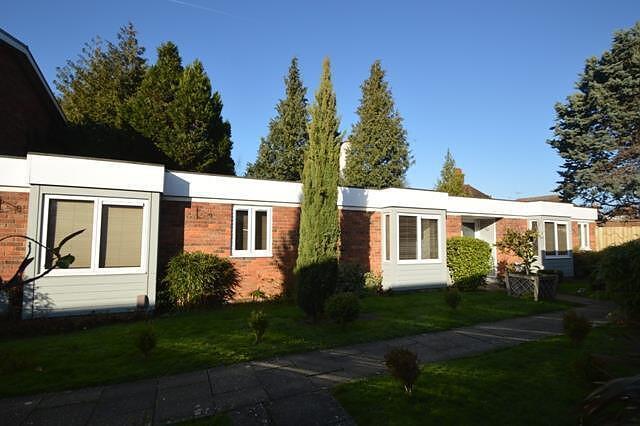 Main image of property: 1 bedroom Terraced Bungalow in Guildford