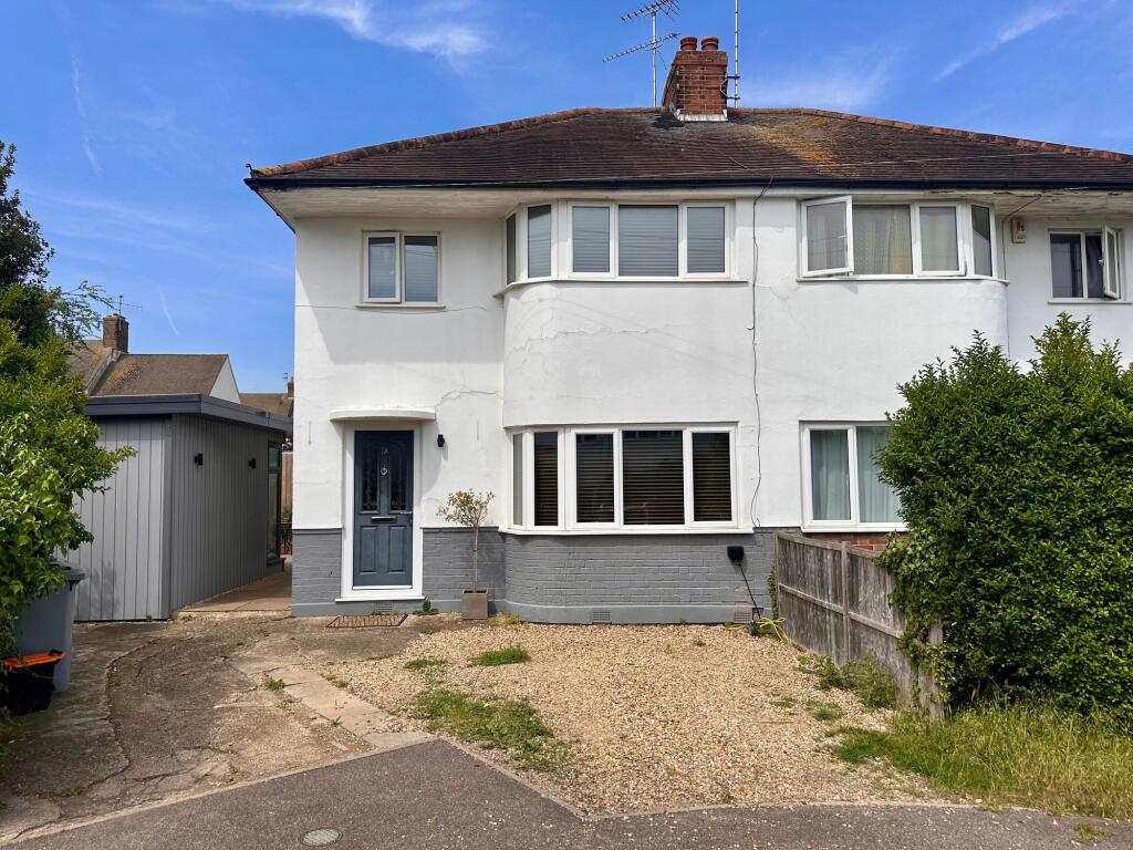 3-bed semi-detached on Drift Gardens, Stamford, PE9, £325,000
