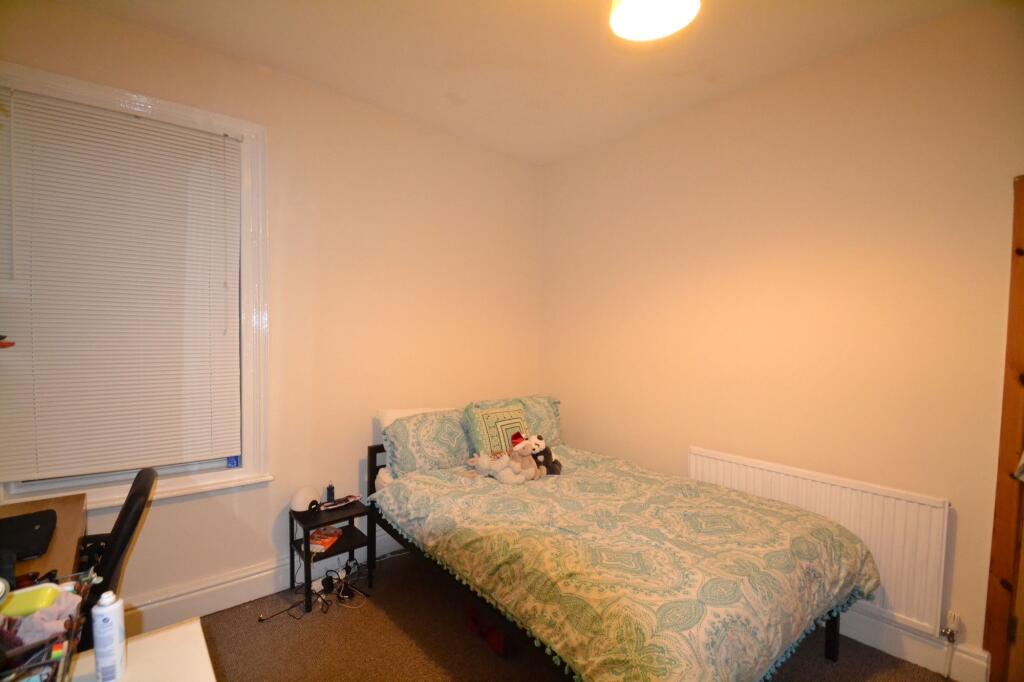 1 bedroom house share for rent