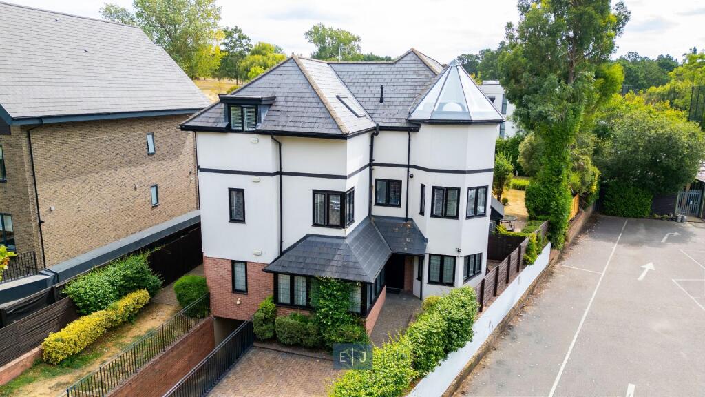 Main image of property: High Road, Chigwell