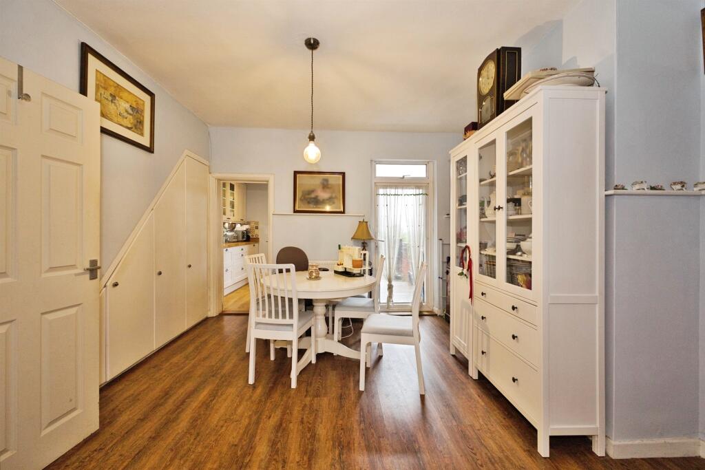 House in Yeovil, Somerset - View 5