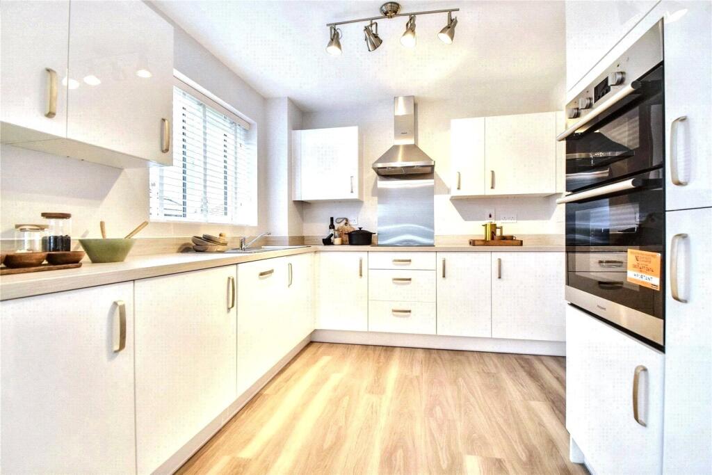 House in Stoke-on-Trent - More