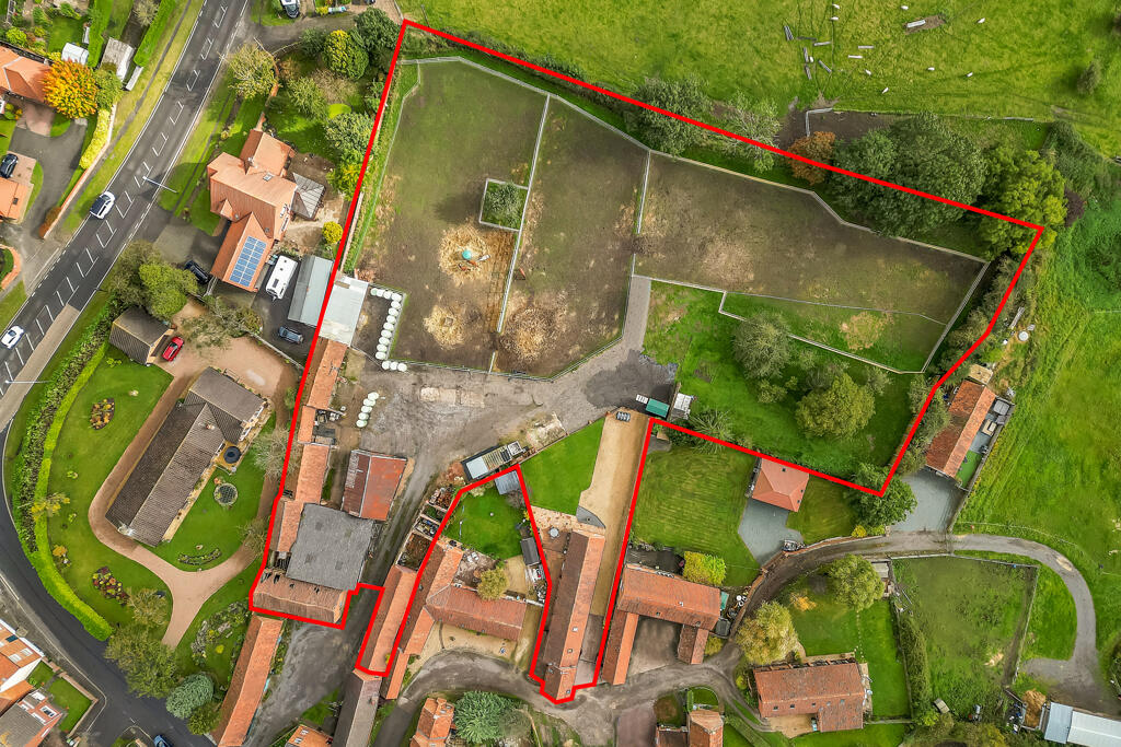 4-bed detached on Old Manor Court, Coddington, Newark, Nottinghamshire, NG24 2TW, £825,000