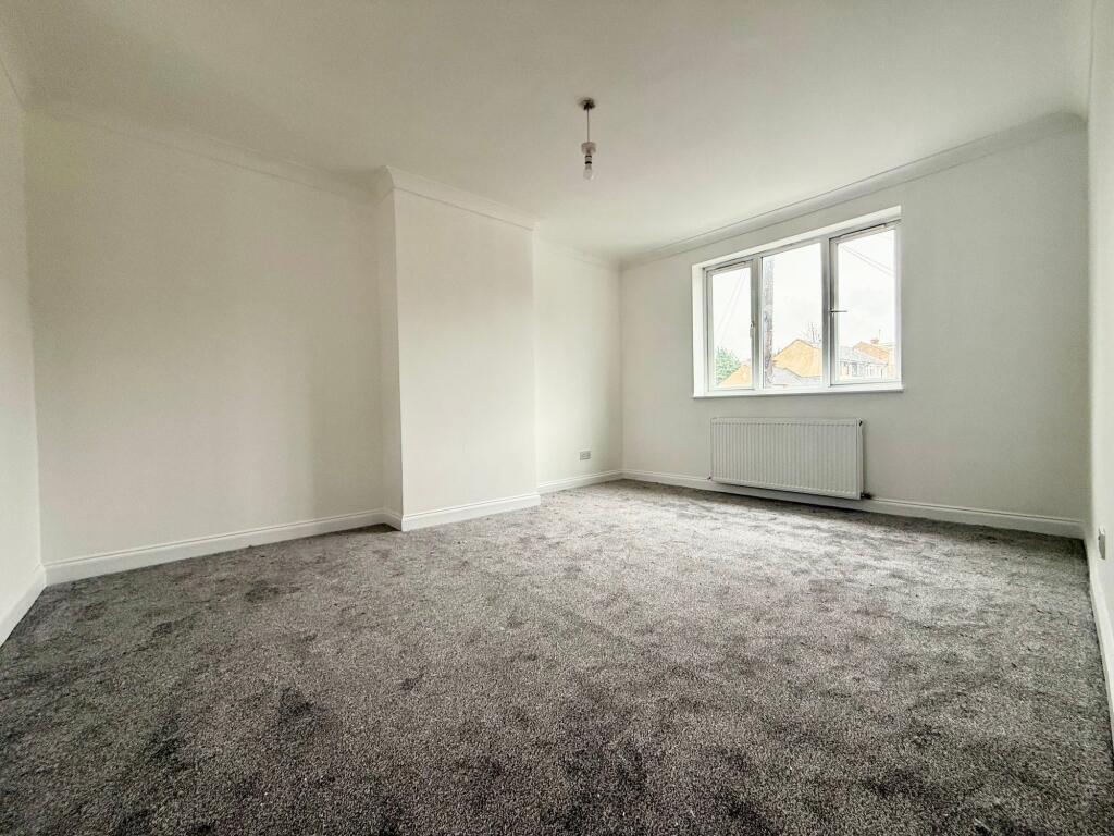 Selbourne Road, Luton, LU4 photo 2