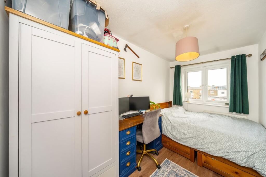 Apartment in London, Stockwell Park, Clapham - View 3