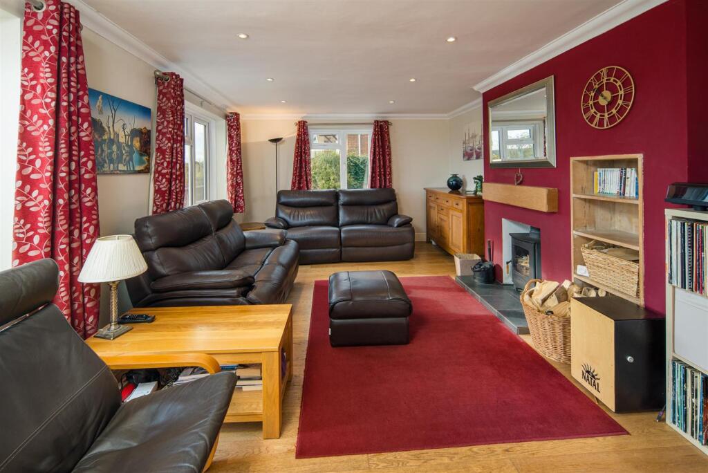 Nodgham Lane, Carisbrooke photo 4