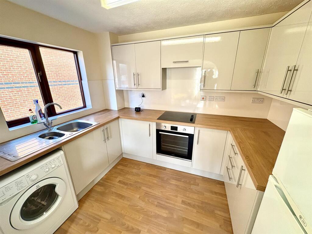 Apartment in Portsmouth - View 2