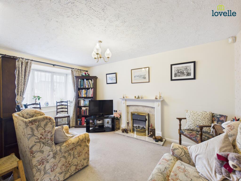 Cedar Close, Market Rasen, LN8 photo 4