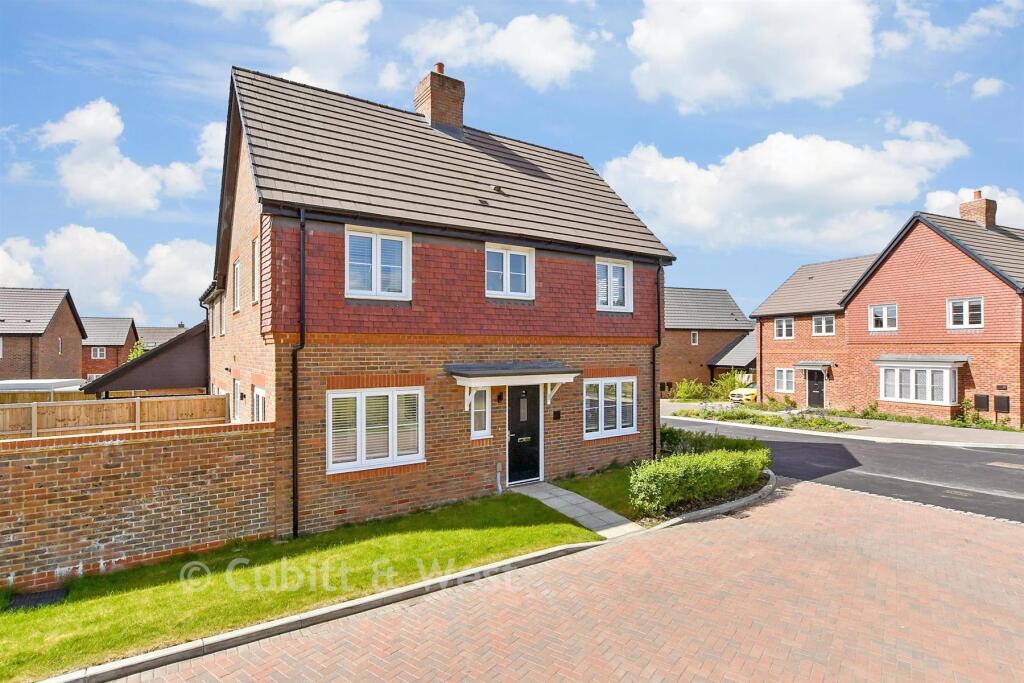 Oriel Road, Horsham, West Sussex photo 2