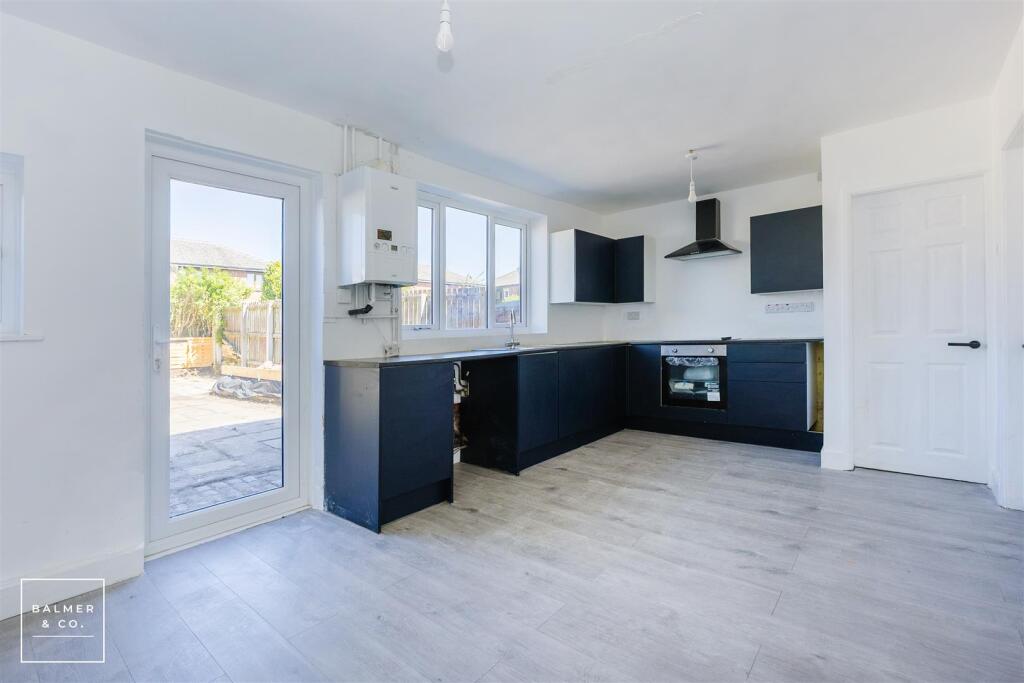 Freshfield Avenue, Atherton, M46 photo 3