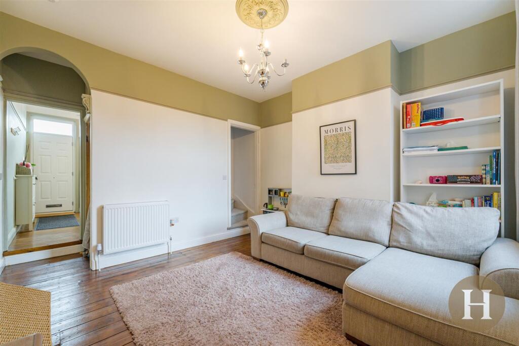 House in Birmingham, West Midlands - More