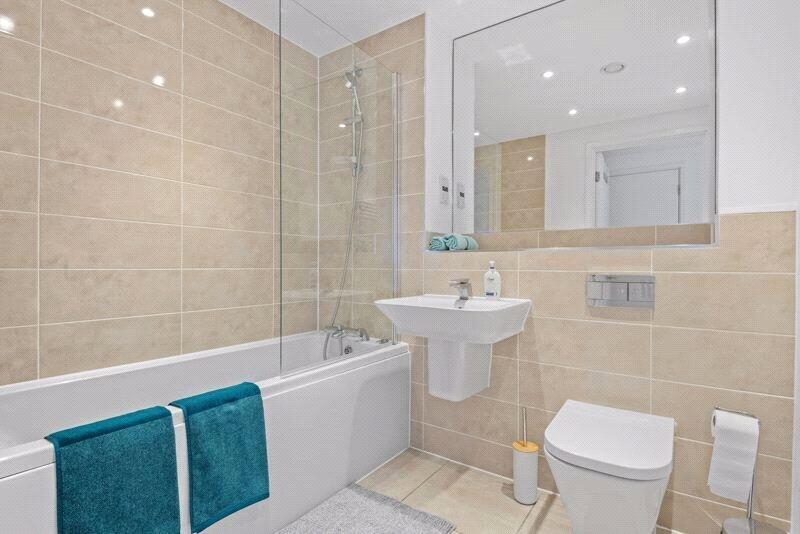 Apartment in Slough - View 4