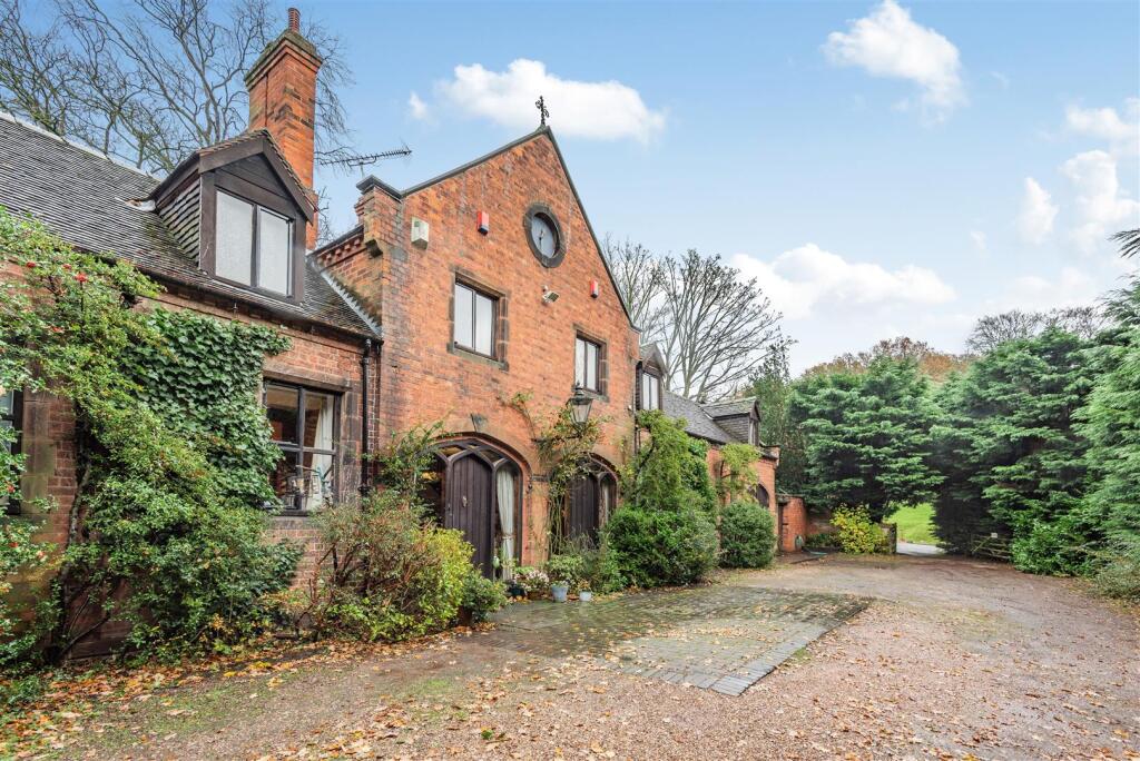 House in Sutton Coldfield, Reddicap Heath - View 4